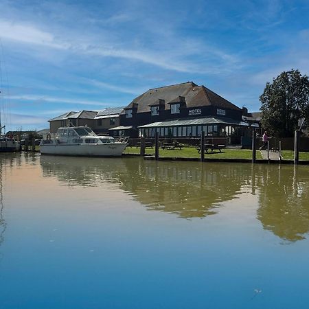 The River Haven Hotel Rye Bagian luar foto